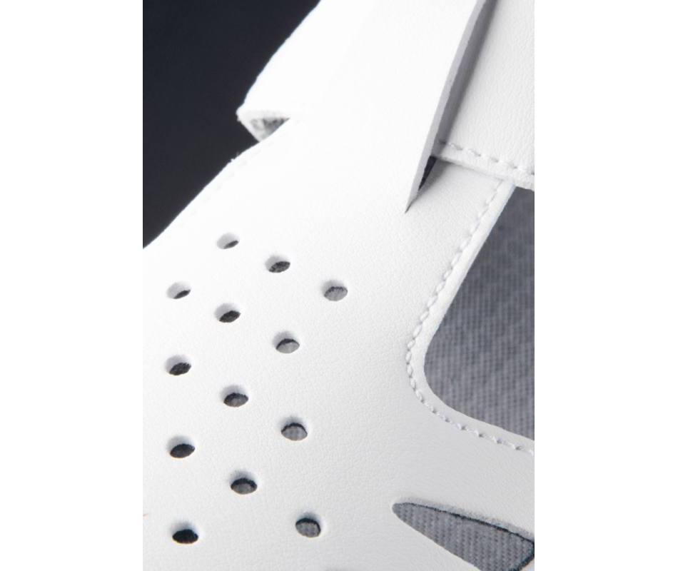 Lekkie i wygodne białe sandały ochronne ARTRA 9007 S1 ESD